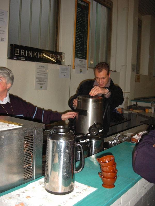 Markus zerlegt die Kaffeemaschine